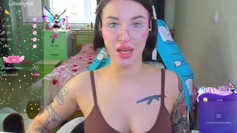 Snapshot of folinskaayaa chatting on 14, 12, 2025 folinskaayaa online show from 14, 12, 2025