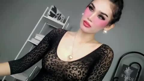 KHATRINA STACIE MARIE online show from 17, 6, 2026