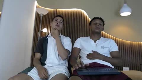 Snapshot of fourwishes chatting on 16, 12, 2025 TASTY GUYS online show from 16, 12, 2025