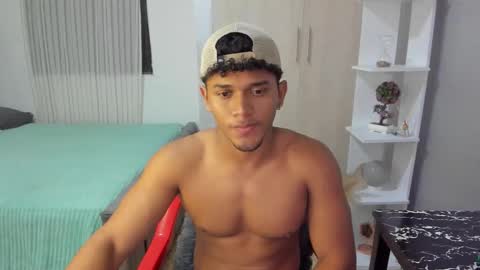 Snapshot of fox_evans chatting on 21, 10, 2025 Fox online show from 21, 10, 2025