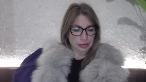 Snapshot of fox_red_lady7 chatting on 6, 12, 2024 fox_red_lady7 online show from 6, 12, 2024