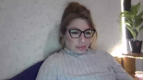 Snapshot of fox_red_lady7 chatting on 23, 1, 2025 fox_red_lady7 online show from 23, 1, 2025