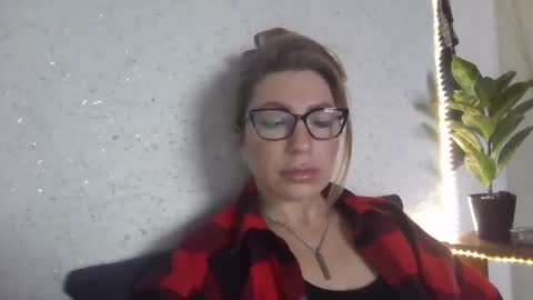 Snapshot of fox_red_lady7 chatting on 2, 3, 2025 fox_red_lady7 online show from 2, 3, 2025