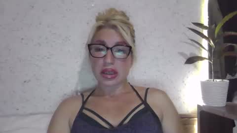 Snapshot of fox_red_lady7 chatting on 2, 10, 2025 fox_red_lady7 online show from 2, 10, 2025