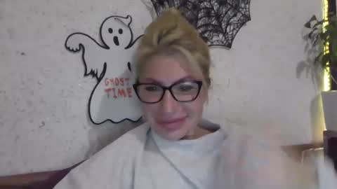 Snapshot of fox_red_lady7 chatting on 29, 10, 2025 fox_red_lady7 online show from 29, 10, 2025