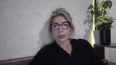 Snapshot of fox_red_lady7 chatting on 27, 11, 2025 fox_red_lady7 online show from 27, 11, 2025