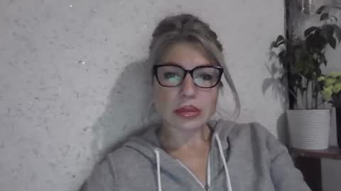 Snapshot of fox_red_lady7 chatting on 3, 12, 2025 fox_red_lady7 online show from 3, 12, 2025