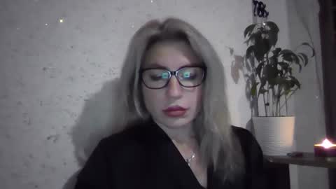 Snapshot of fox_red_lady7 chatting on 14, 12, 2025 fox_red_lady7 online show from 14, 12, 2025