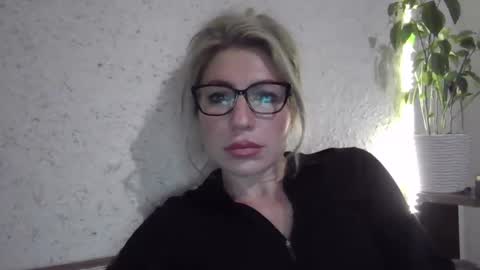 Snapshot of fox_red_lady7 chatting on 19, 12, 2025 fox_red_lady7 online show from 19, 12, 2025