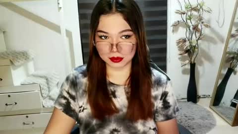 Snapshot of foxieeealona chatting on 28, 6, 2026 Alicia Baby online show from 28, 6, 2026