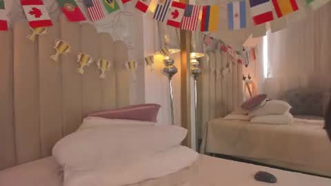 Snapshot of foxy200__ chatting on 25, 6, 2026 Foxy online show from 25, 6, 2026