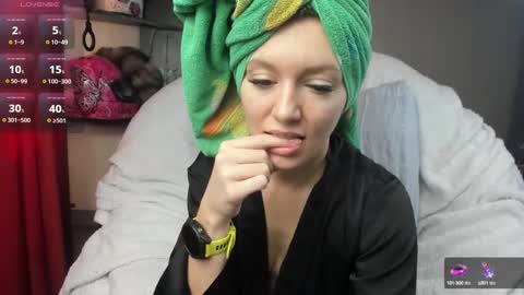 Snapshot of foxy_blond chatting on 28, 2, 2025 Foxy online show from 28, 2, 2025