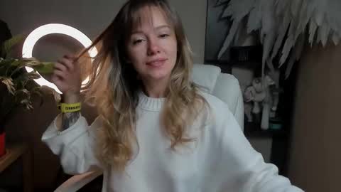 Snapshot of foxy_blond chatting on 16, 9, 2025 Foxy online show from 16, 9, 2025