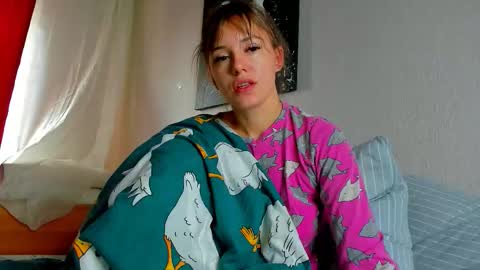 Snapshot of foxy_blond chatting on 22, 9, 2025 Foxy online show from 22, 9, 2025
