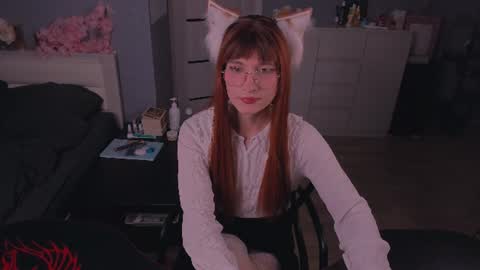 Snapshot of foxy_jpg chatting on 18, 7, 2026 Sue online show from 18, 7, 2026