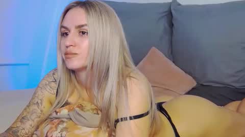 Snapshot of foxy_kimmi chatting on 14, 5, 2026 Foxy Kimmi online show from 14, 5, 2026