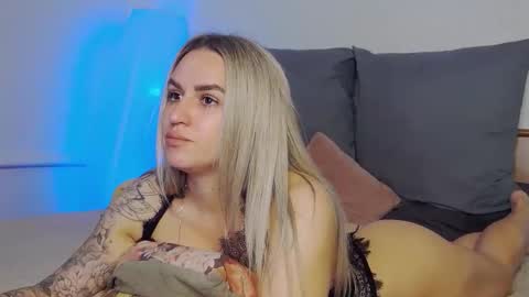 Snapshot of foxy_kimmi chatting on 18, 5, 2026 Foxy Kimmi online show from 18, 5, 2026