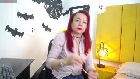 Foxy miilf online show from 20, 10, 2025