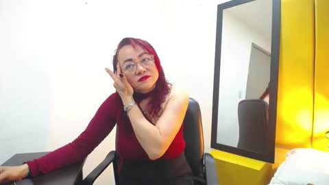 Foxy miilf online show from 22, 12, 2025