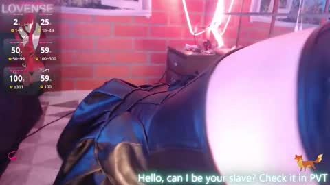 Snapshot of foxy_pet2 chatting on 13, 10, 2025 my name is Sofhia but you can call me any name you like Sir online show from 13, 10, 2025