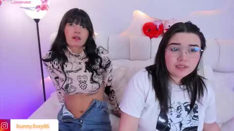 FOXY AND BUNNY online show from 4, 3, 2026