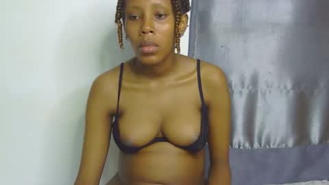 foxypennyy online show from 25, 10, 2025