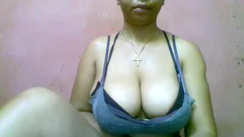 Snapshot of fracisca2204 chatting on 13, 11, 2025 fracisca2204 online show from 13, 11, 2025