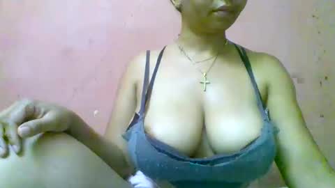 Snapshot of fracisca2204 chatting on 16, 11, 2025 fracisca2204 online show from 16, 11, 2025