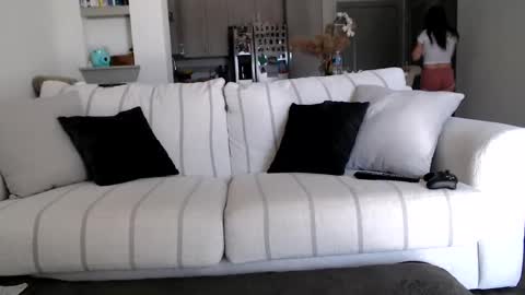 Snapshot of fragilemasochist chatting on 4, 1, 2025 Angel online show from 4, 1, 2025