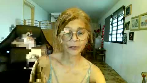 francelune online show from 9, 2, 2026