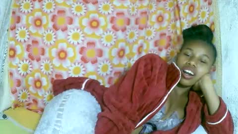 Snapshot of franciefrancie chatting on 25, 10, 2025 francilla online show from 25, 10, 2025