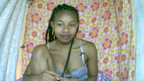 Snapshot of franciefrancie chatting on 7, 11, 2025 francilla online show from 7, 11, 2025