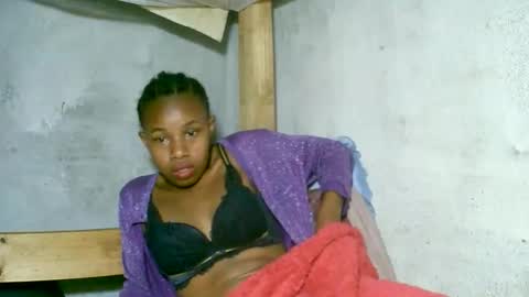 Snapshot of franciefrancie chatting on 4, 12, 2025 francilla online show from 4, 12, 2025