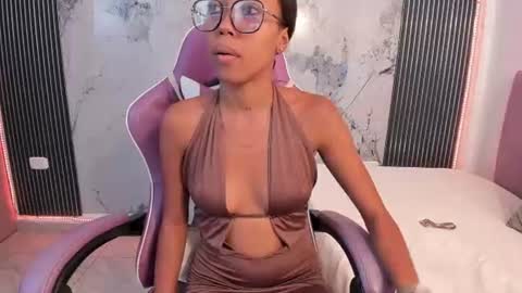 Snapshot of francis_leams chatting on 2, 7, 2026 Laura online show from 2, 7, 2026