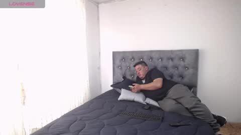 Snapshot of francoisroy chatting on 23, 4, 2026 Juan online show from 23, 4, 2026