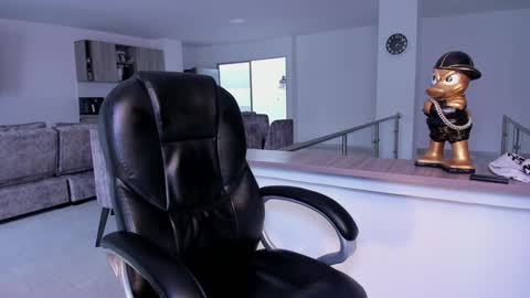 Snapshot of frankfarrellx chatting on 29, 1, 2025 Frank Farrell. Hey remember to give me a thumbs up Ty online show from 29, 1, 2025