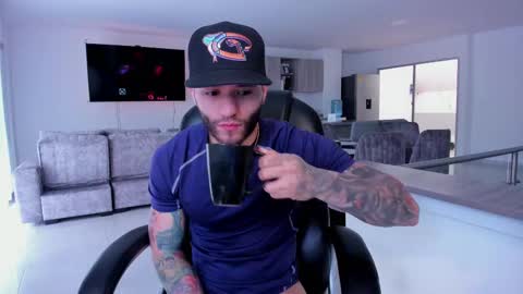 Snapshot of frankfarrellx chatting on 15, 2, 2025 Frank Farrell. Hey remember to give me a thumbs up Ty online show from 15, 2, 2025