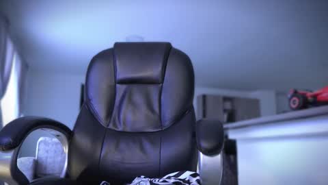 Snapshot of frankfarrellx chatting on 12, 10, 2025 Frank Farrell. Hey remember to give me a thumbs up Ty online show from 12, 10, 2025