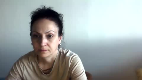 frankieteasing online show from 8, 6, 2026