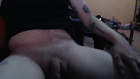 Snapshot of frankthet4nk chatting on 4, 11, 2025 frankthet4nk online show from 4, 11, 2025