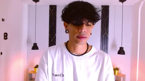 Snapshot of franvill_trato chatting on 4, 10, 2025 Franvill trato online show from 4, 10, 2025