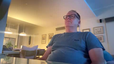 franzmontyhe online show from 18, 9, 2025