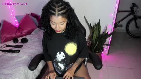 Lia Gomez online show from 5, 12, 2024