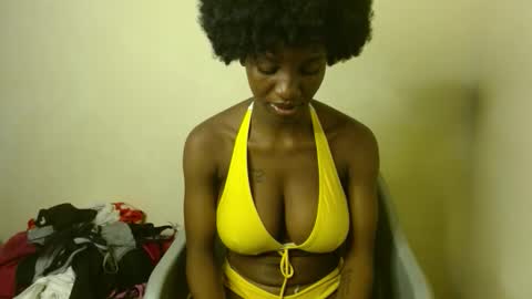 Snapshot of freaky_shamzzy chatting on 17, 11, 2025 shamika online show from 17, 11, 2025