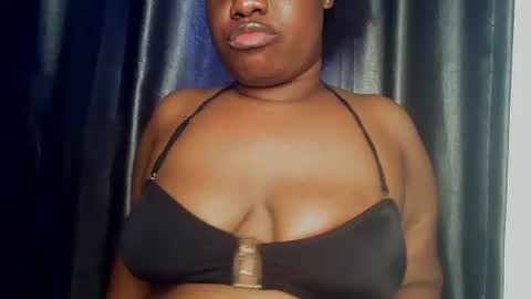 Snapshot of freaky_slut5 chatting on 19, 4, 2026 freaky slut5 online show from 19, 4, 2026