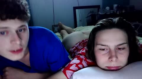 Snapshot of freakycouple11 chatting on 2, 10, 2025 OF-iloveyouxoxo33 online show from 2, 10, 2025