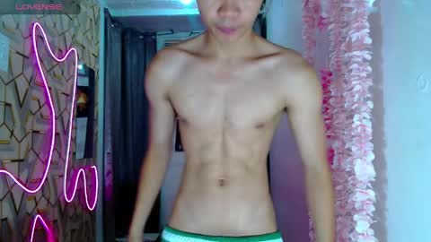Snapshot of freakymarkxxx chatting on 21, 5, 2026 Mark online show from 21, 5, 2026