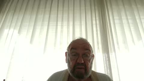 Snapshot of fredaldavid chatting on 8, 1, 2025 David Fredal online show from 8, 1, 2025