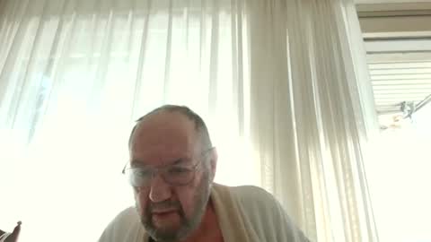 Snapshot of fredaldavid chatting on 12, 1, 2025 David Fredal online show from 12, 1, 2025