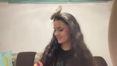 Snapshot of fredamedora chatting on 1, 6, 2026 Mia online show from 1, 6, 2026